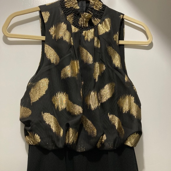 Donna Morgan pleated pantsuit - Picture 2 of 6